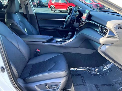Used 2022 Toyota Camry XSE image 8