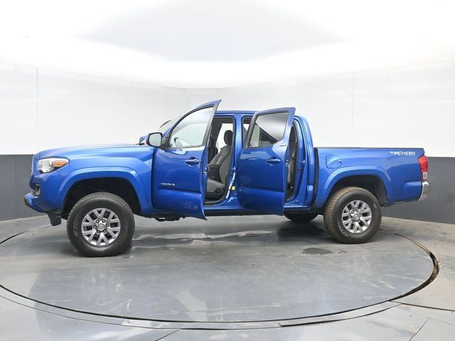Used 2017 Toyota Tacoma SR5 w/ Tow Package AWD/4WD image 49