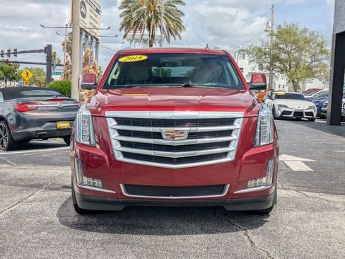 Used 2018 Cadillac Escalade Luxury image 2