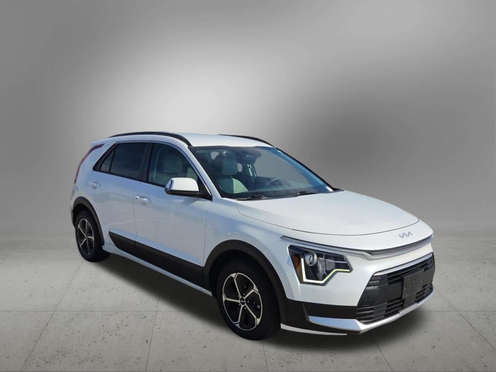 Certified 2023 Kia Niro EX FWD image 8