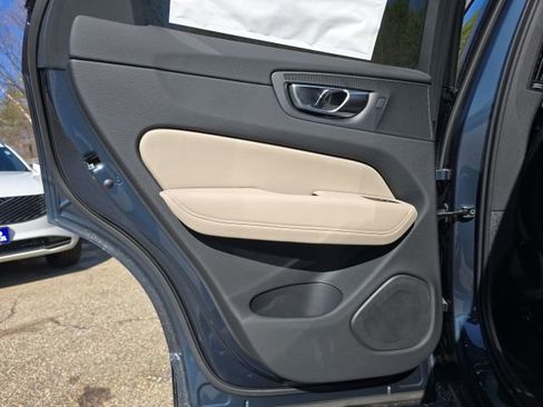 New 2026 Volvo XC60 B5 Plus w/ Climate Package AWD/4WD image 18