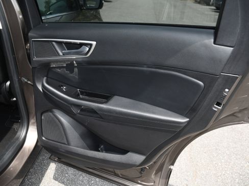 Used 2019 Ford Edge SEL w/ Equipment Group 201A AWD/4WD image 19