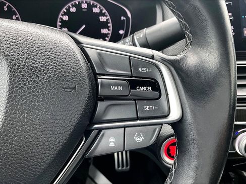 Used 2018 Honda Accord Sport image 12