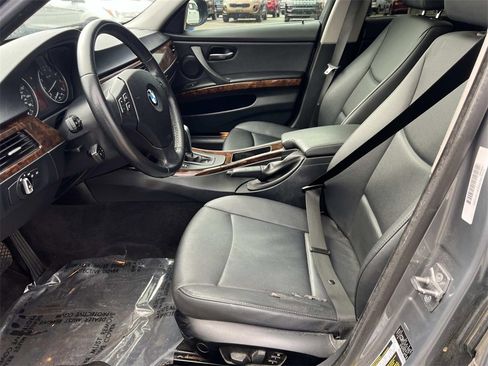 Used 2010 BMW 335i xDrive Sedan image 14
