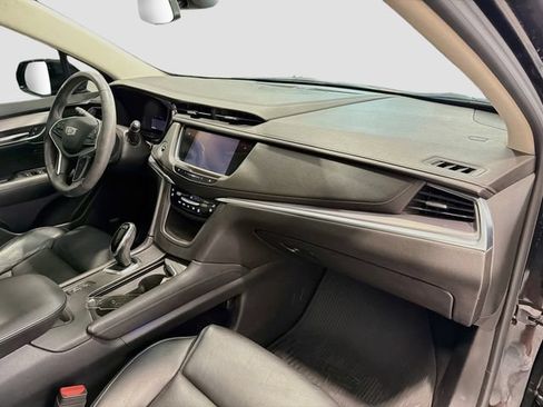 Used 2017 Cadillac XT5 Premium Luxury w/ LPO, Wheel Lock Package FWD image 25
