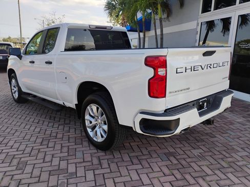 Used 2020 Chevrolet Silverado 1500 Custom w/ Custom Value Package RWD image 4