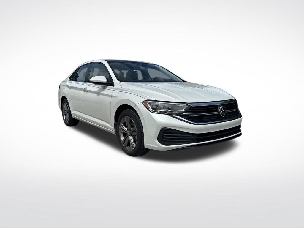 Certified 2024 Volkswagen Jetta SE w/ Panoramic Sunroof Package FWD image 2