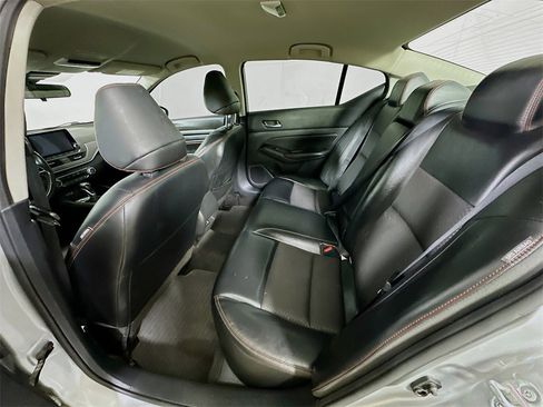 Used 2023 Nissan Altima 2.5 SR image 12