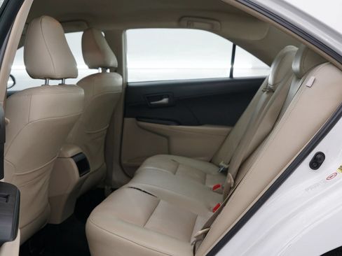 Used 2013 Toyota Camry LE FWD image 29