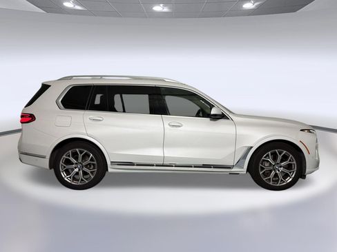 Used 2026 BMW X7 xDrive40i AWD/4WD image 8