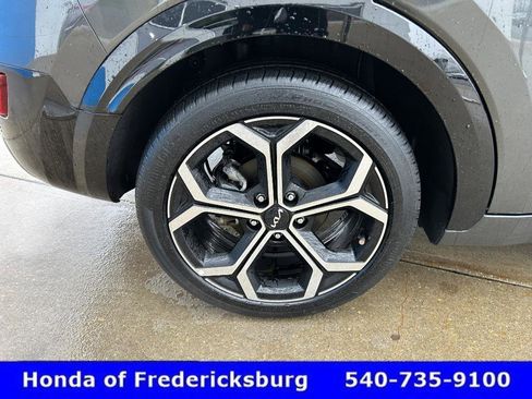 Used 2023 Kia Niro SX Touring image 12