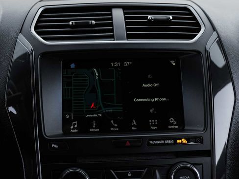 Used 2018 Ford Explorer XLT w/ Equipment Group 202A image 27