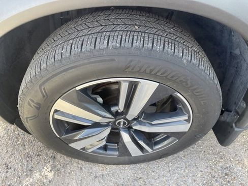 Used 2023 Nissan Rogue SL w/ SL Premium Package image 8