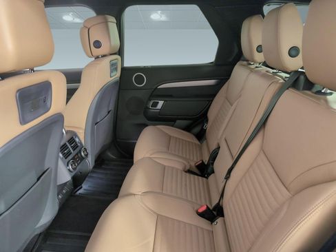 Certified 2025 Land Rover Discovery Dynamic SE image 19