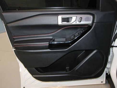 Used 2023 Ford Explorer ST-Line image 5