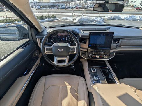 Used 2024 Ford Expedition Limited image 18