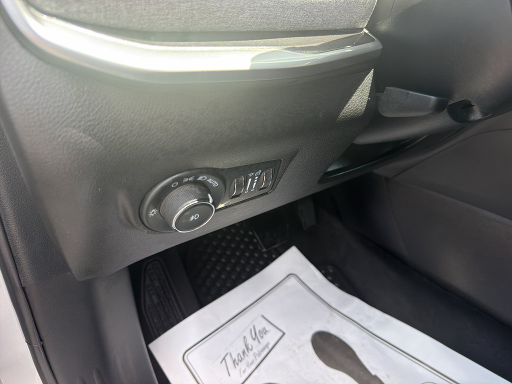 Used 2025 Jeep Compass Latitude w/ Convenience Group AWD/4WD image 13