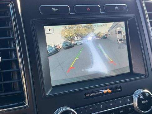 Used 2018 Ford Expedition Limited RWD image 21
