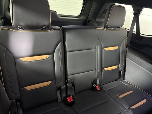 Used 2021 GMC Yukon XL AT4 w/ Technology Package AWD/4WD image 15