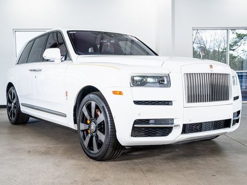 Used 2021 Rolls-Royce Cullinan image 4