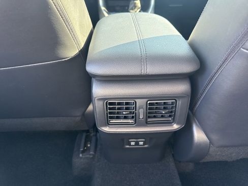 Used 2021 Toyota RAV4 XLE Premium image 25