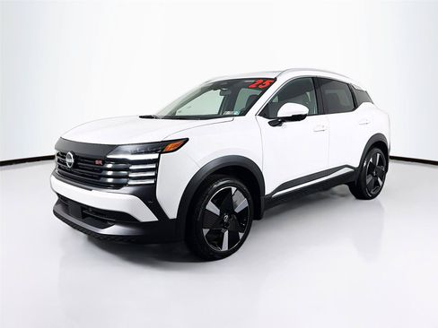Used 2025 Nissan Kicks SR w/ SR Premium Package AWD/4WD image 7