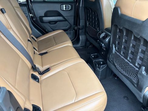 Used 2020 Jeep Gladiator Rubicon w/ Dual Top Group AWD/4WD image 26