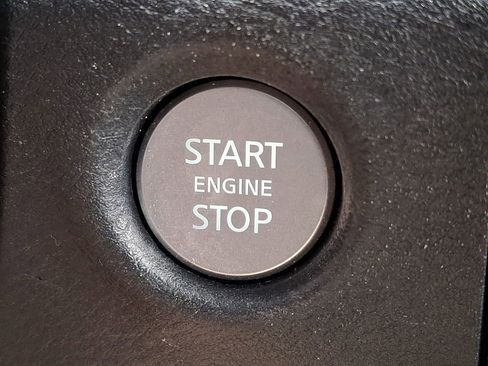 Certified 2022 Nissan Frontier SV image 27