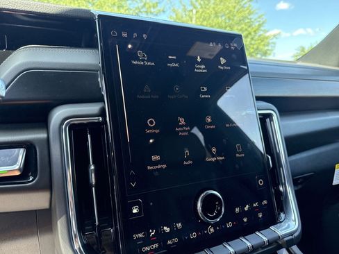 New 2026 GMC Yukon Denali w/ Advanced Technology Package AWD/4WD image 14