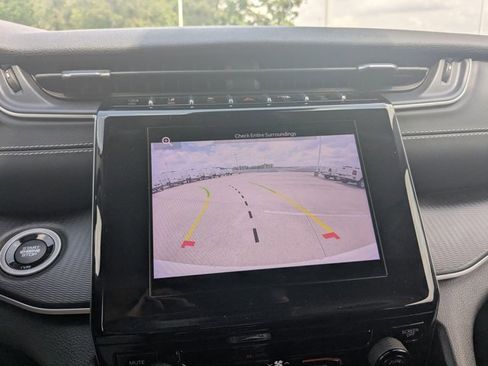 Used 2024 Jeep Grand Cherokee Laredo RWD image 13