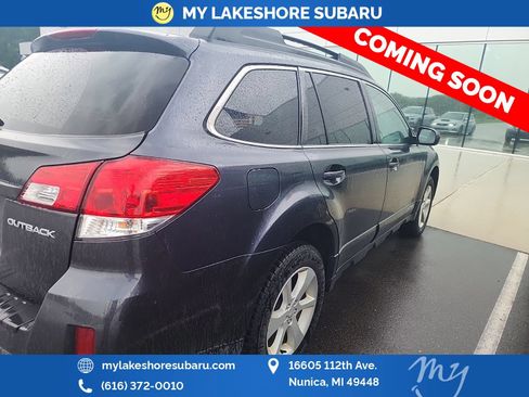 Used 2013 Subaru Outback 2.5i Premium w/ All-Weather Pkg AWD/4WD image 4