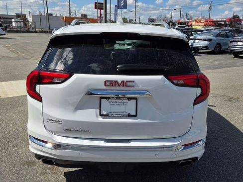 Used 2020 GMC Terrain Denali w/ Denali Premium Package FWD image 9