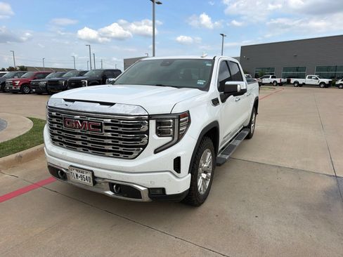 Used 2023 GMC Sierra 1500 Denali RWD image 2