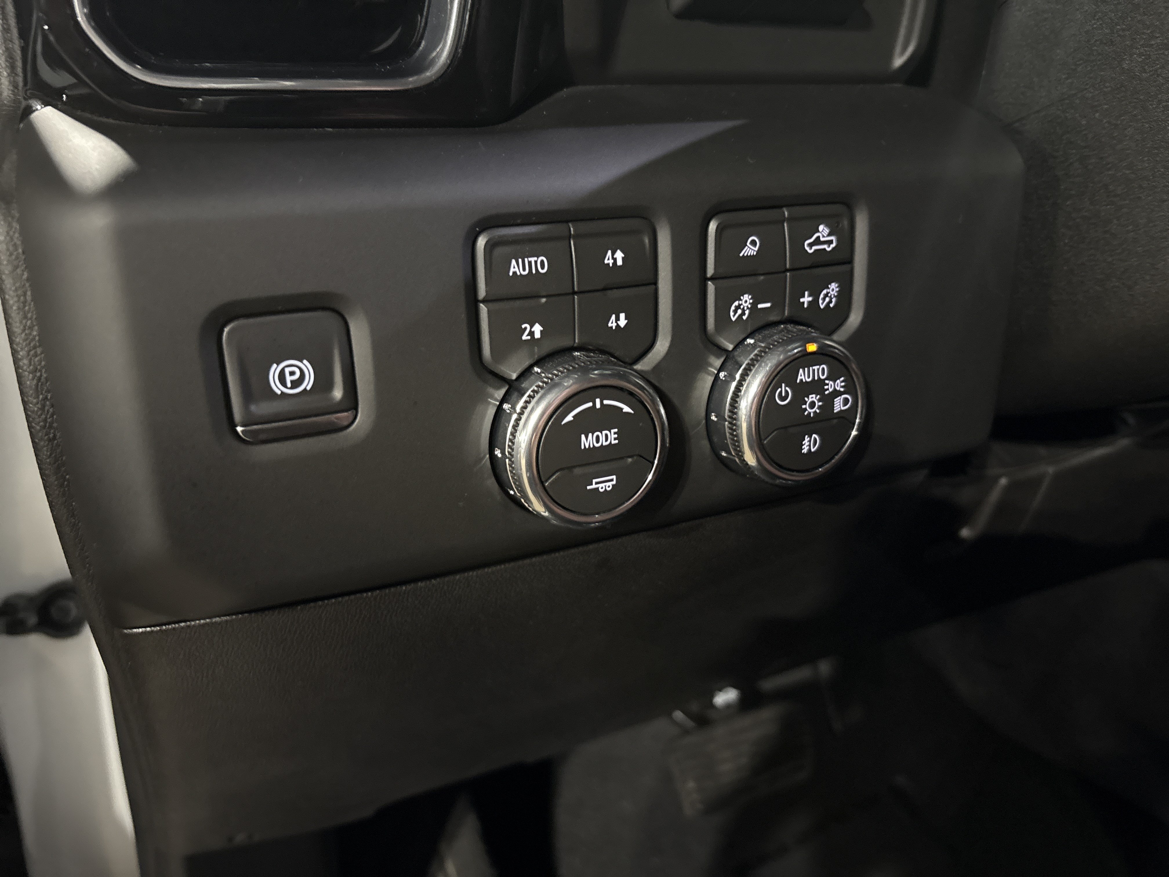 Used 2026 GMC Sierra 2500 Denali Ultimate AWD/4WD image 23