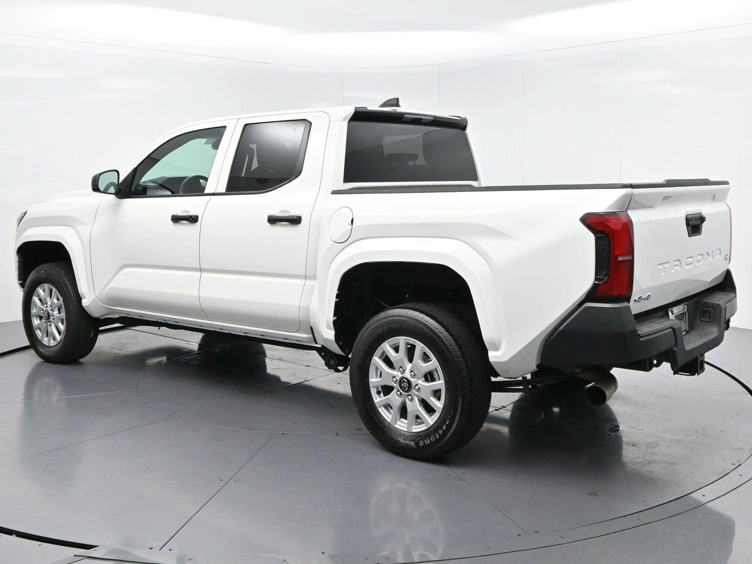 Used 2024 Toyota Tacoma SR AWD/4WD image 5