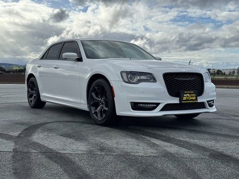Used 2022 Chrysler 300 Touring L w/ Safetytec Plus Group image 11