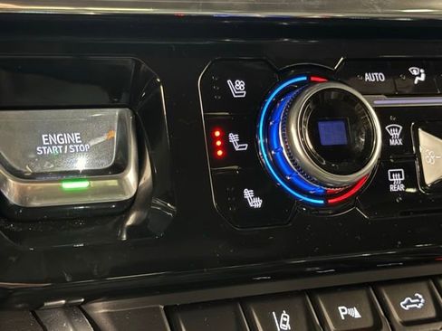 Used 2024 GMC Sierra 3500 Denali w/ Denali Reserve Package image 31