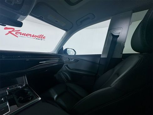 Used 2021 Audi Q8 Premium Plus w/ Premium Plus Package image 11