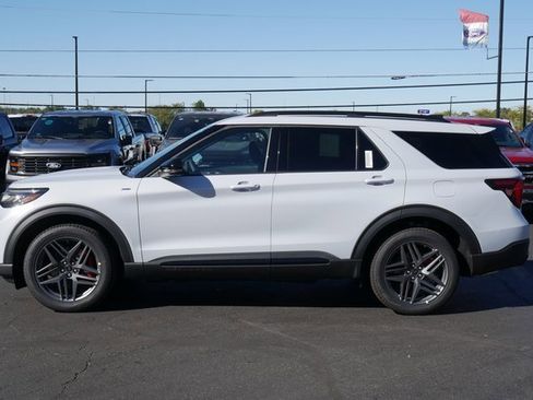 New 2026 Ford Explorer ST-Line w/ ST-Line Street Pack image 8