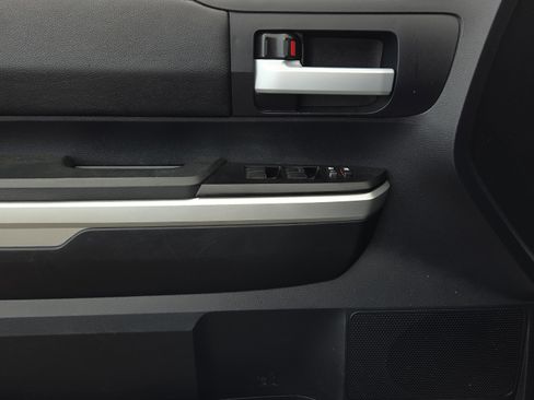 Used 2016 Toyota Tundra image 26