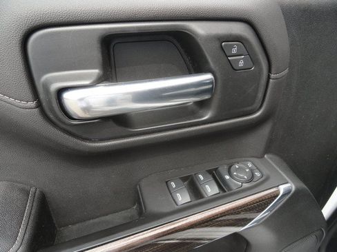 Used 2020 Chevrolet Silverado 1500 LT w/ True North Edition AWD/4WD image 13