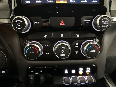 Used 2022 RAM 1500 Big Horn AWD/4WD image 42