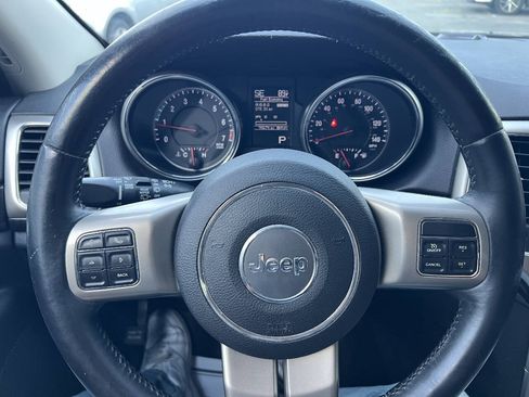 Used 2012 Jeep Grand Cherokee Laredo AWD/4WD image 22