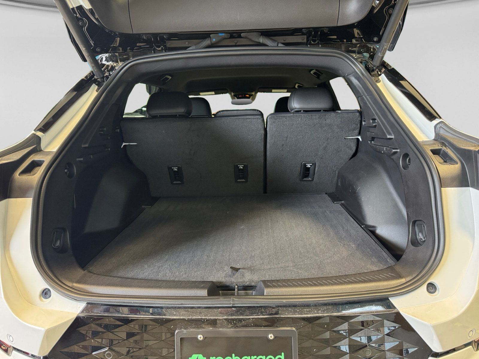 Used 2024 Chevrolet Equinox EV RS FWD image 25