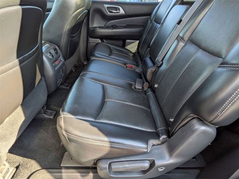 Used 2017 Nissan Pathfinder Platinum w/ Family Entertainment Package image 18