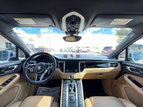 Used 2018 Porsche Macan AWD/4WD image 24