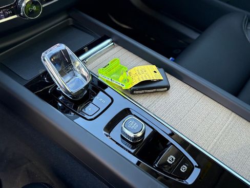 New 2026 Volvo XC60 T8 Ultra w/ Protection Package Premier image 15