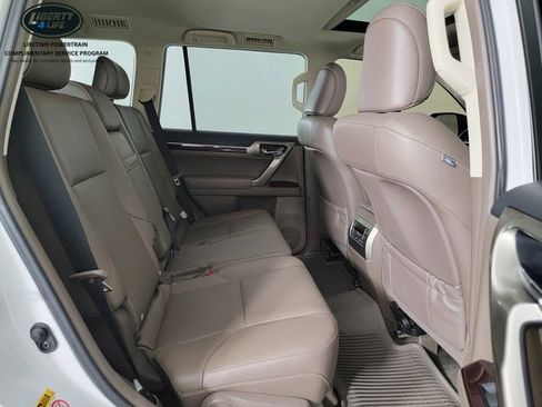 Used 2018 Lexus GX 460 Premium w/ Premium Package image 17