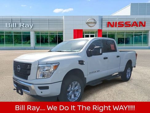 Certified 2024 Nissan Titan SV w/ SV Convenience Package image 2