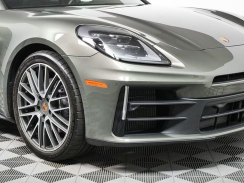 Certified 2025 Porsche Panamera 4 AWD/4WD image 33